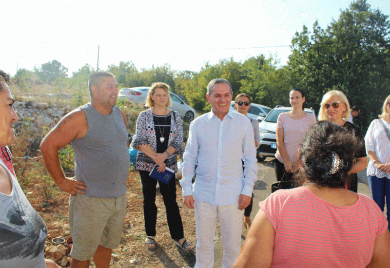 Izaslanstvo Gradske uprave Čapljina zajedno sa gradonačelnikom Vidićem posjetilo romske obitelji - Čapljinski gradonačelnik posjetio romske obitelji