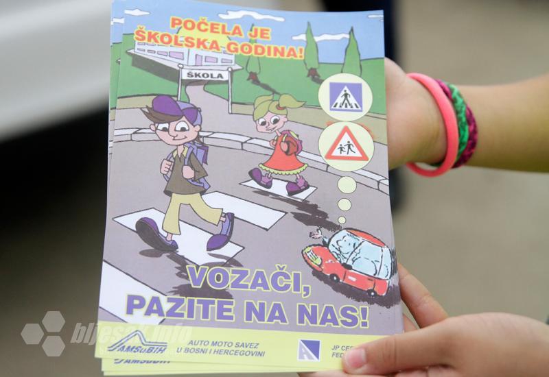 Oprez vozači: Školska patrola zaustavlja  - Upozorenje roditeljima i vozačima: Počela je školska godina!