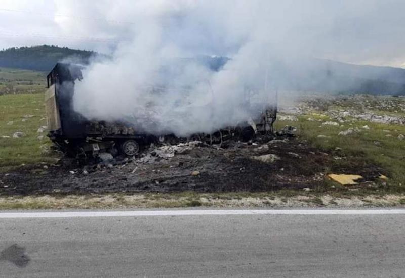 Kamion iz Čapljine izgorio kod Grahova