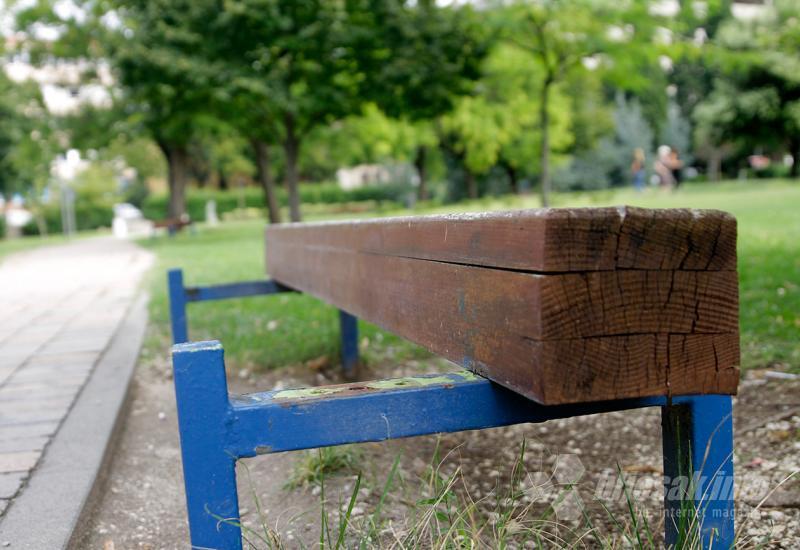 Stisni se i sjedi - Mostarski park na vlastitu odgovornost   
