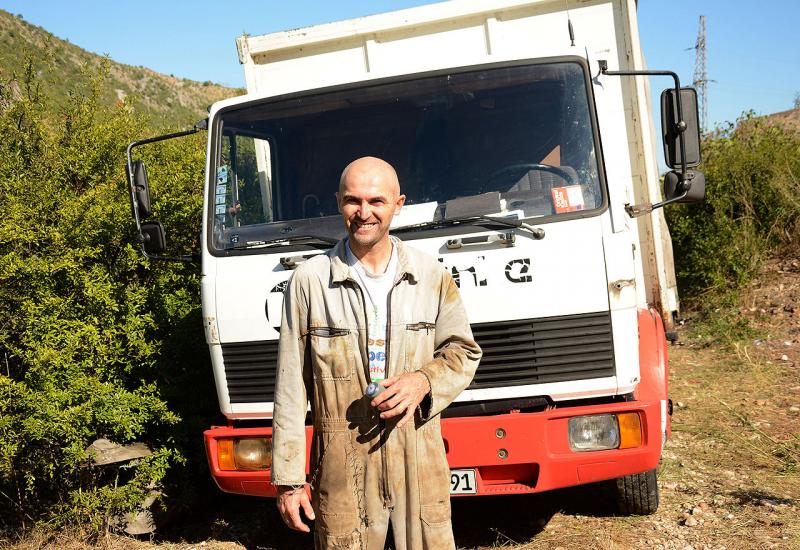 Oliver Arapović - Više od 30.000 boca izvađenih iz Neretve nakon tri godine odvezeno na reciklažu