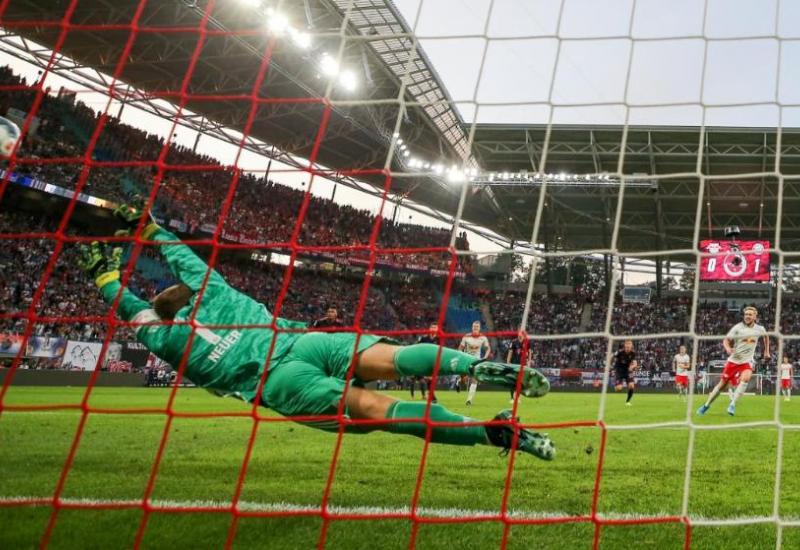 Emil Forsberg pogađa za Leipzig iz penala - Bayernu samo bod iz Leipziga, uvjeljiva Borussia Dortmund