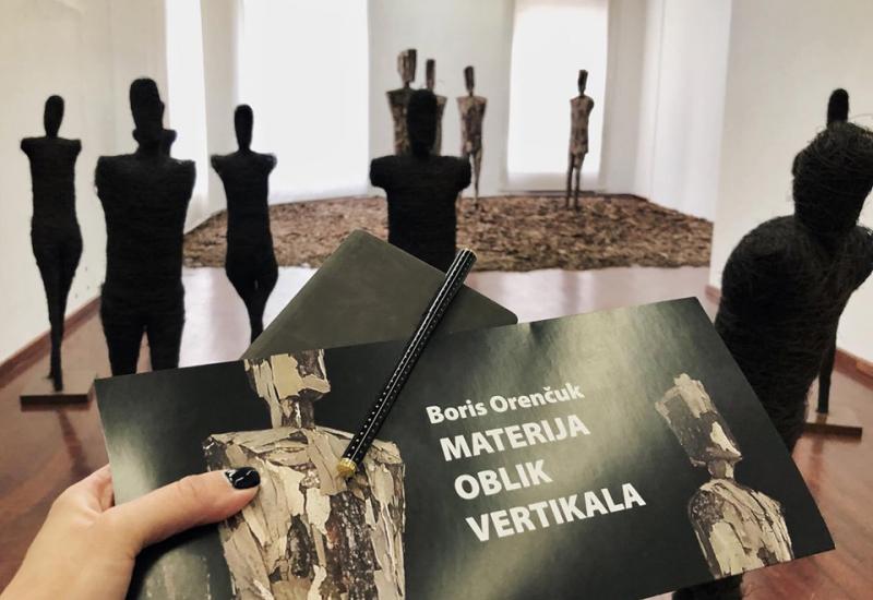 Materija oblik vertikala, Borisa Orenčuka - Mostarski kipar Boris Orenčuk izlaže u Umjetničkoj galeriji BiH
