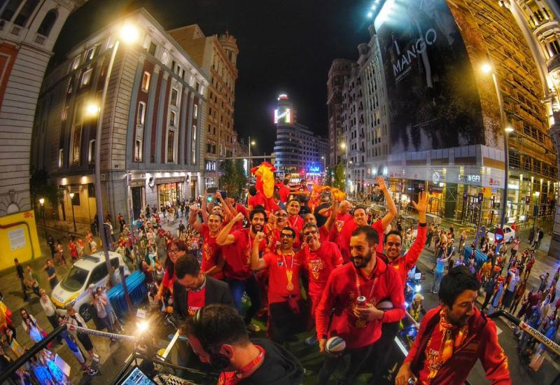 U Madridu tisuće navijača dočekale košarkaške svjetske prvake