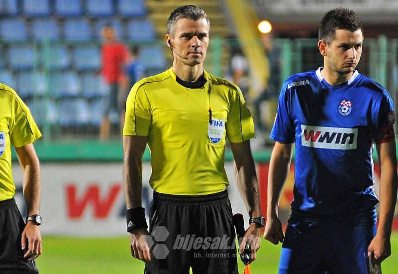Davor Beljo - Peljto sudi utakmicu Europske lige, pomoćnik mu Mostarac Beljo