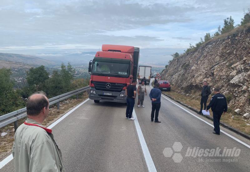 Sudar na cesti Mostar - Stolac - Opet Kvanj: Ozlijeđen u sudaru s kamionom