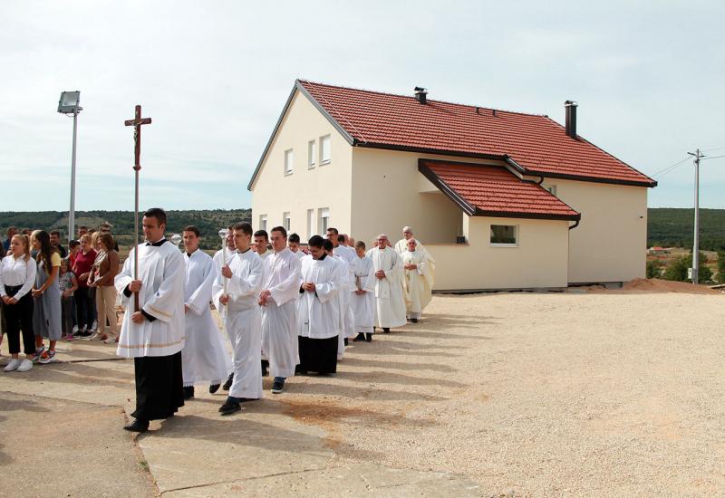 Svečano blagoslovljena nova župna kuća u Hercegovačkim Vinjanima