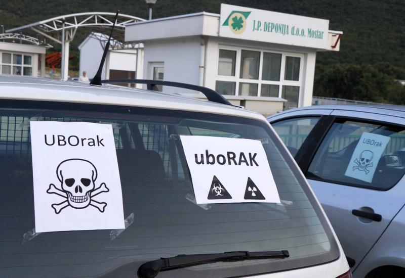 Građani ponovno pozvali na izmještanje deponije Uborak - Građani ispred Deponije: Uborak Mostar = Černobil