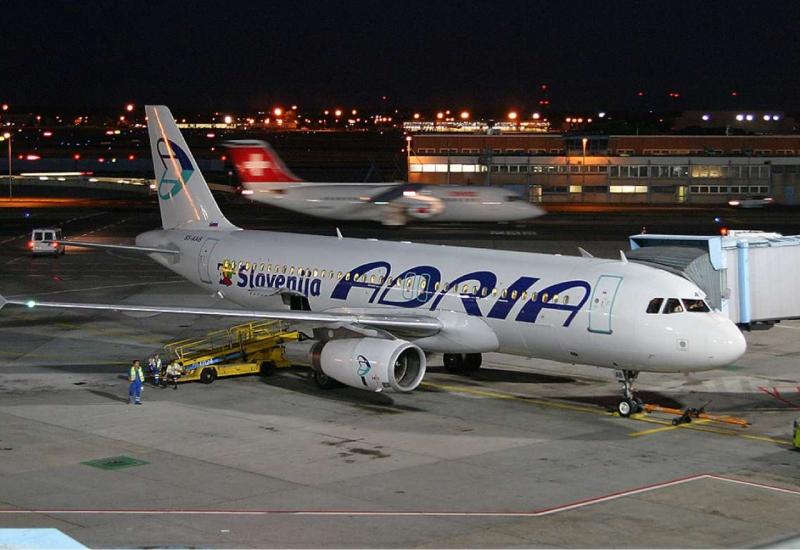 Tržišna inspekcija kaznila slovensku zrakoplovnu kompaniju Adria Airways