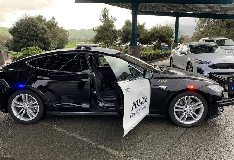 Policijski Tesla "izdušio" u potjeri