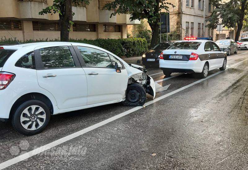 Oštećeni Citroen u sudaru kod Ere - Mostar: Teško ozlijeđen u sudaru dva vozila