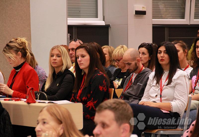 Detalj s otvaranja simpozija - Simpozij u Mostaru: Medicinske sestre traže bolje zakonodavstvo