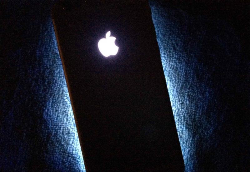Budući iPhonei bi mogli imati i osvjetljeni logo