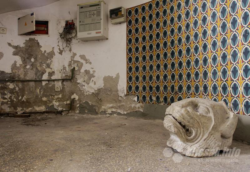 Prilaz prizemlju - Nekada najmodernije kupatilo Balkana, danas izgleda ovako