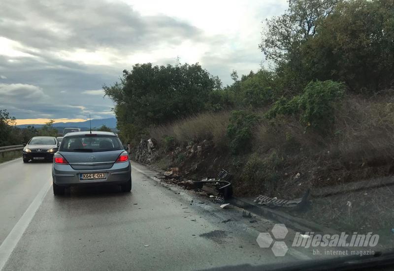 Prometna nesreća u blizini Međina - Međine: Kombi završio na boku