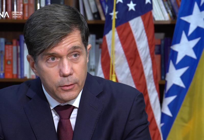 Američki veleposlanik poziva BiH da nastavi s reformom obrane i uspostavi vlast