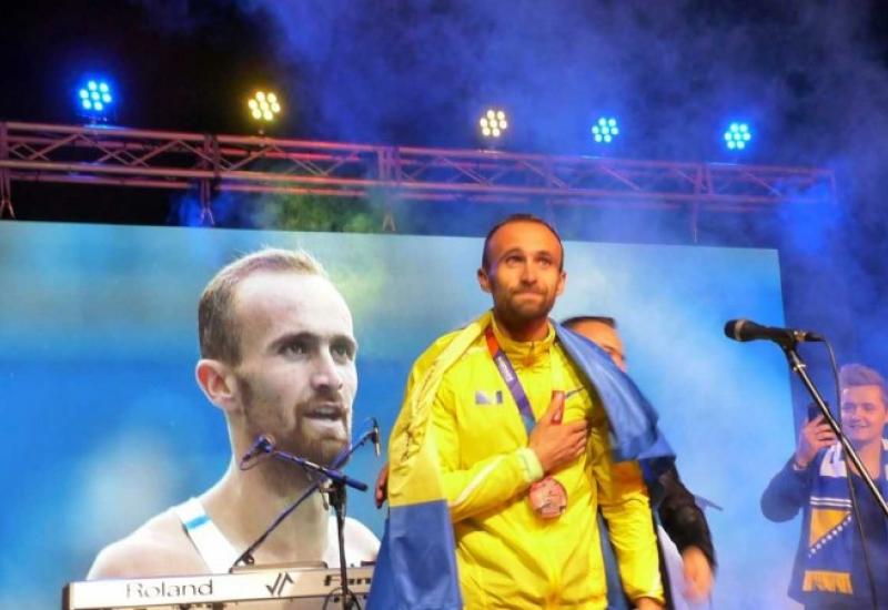 Amel Tuka u Zenici - Tuka stigao na stadion gdje je i započeo svoju atletsku karijeru