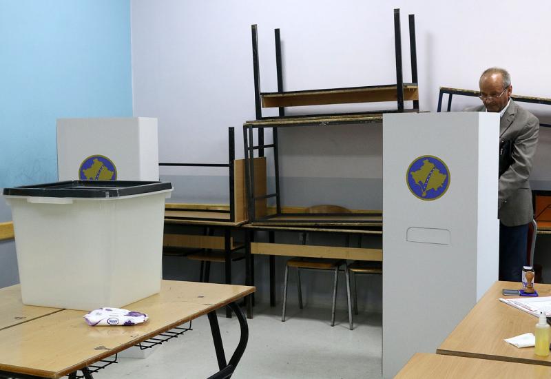 Izbori na Kosovu: Vodi Samoodređenje Albina Kurtija