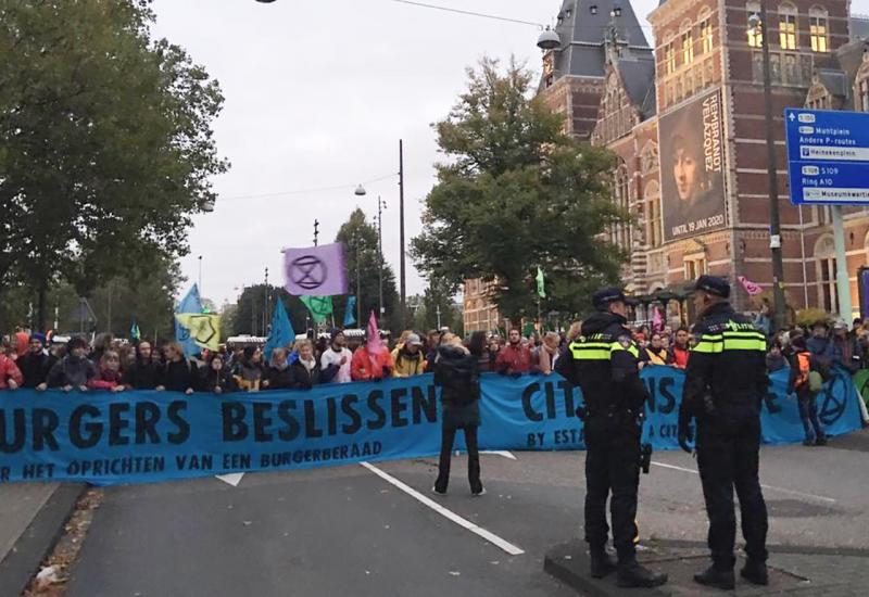 Prosvjedi u Amsterdamu - Amsterdam: Klimatski aktivisti blokirali promet