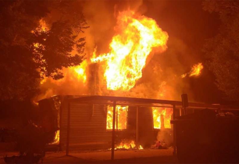 Tuzla: Migranti zapalili kuću predsjednika Skupštine