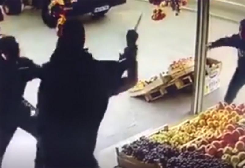 Mostar: Mladić napadnut dok je prodavao voće