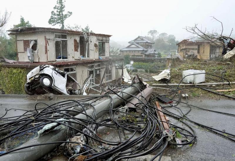 Tajfun poharao Japan: najmanje 19 mrtvih, poplave i odroni širom zemlje