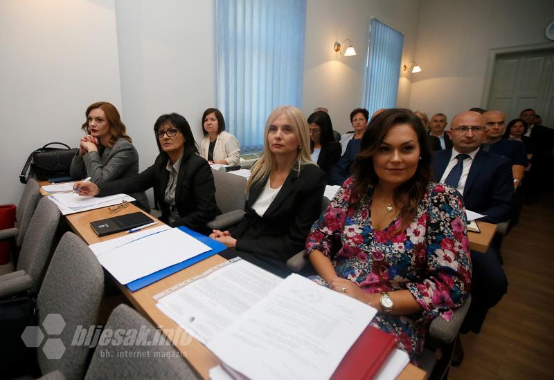 Skupština Hercegovačko-neretvanske županije - U HNŽ-u povećane novčane potpore ženama-majkama koje nisu u radnom odnosu