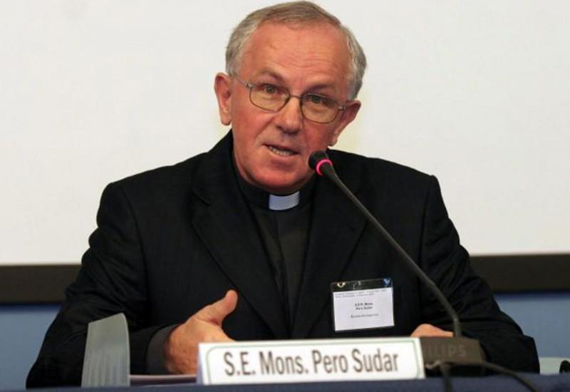 Papa Franjo prihvatio odreknuće od službe biskupa Pere Sudara
