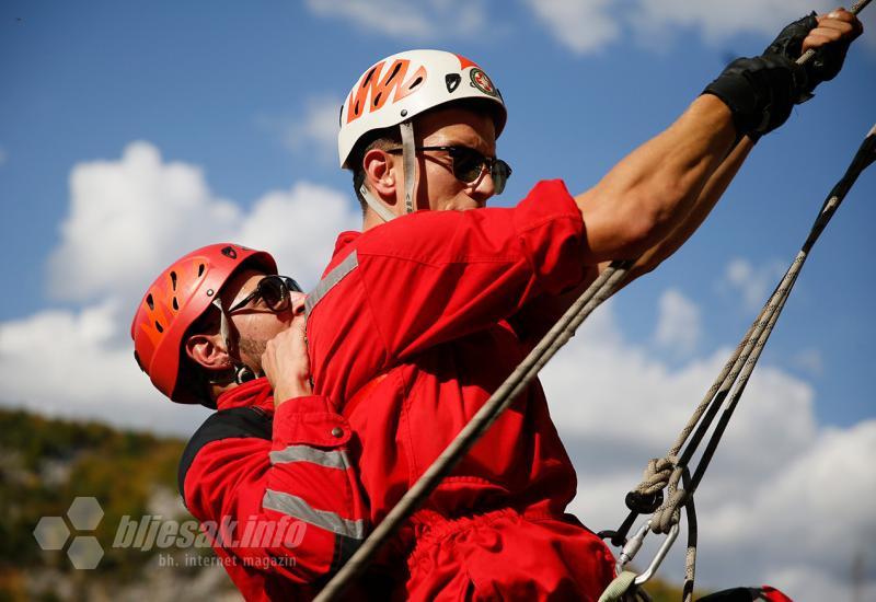  GSS-ov tečaj ljetnih tehnika spašavanja - Na stjeni u Bačićima uvježbavali spašavanje