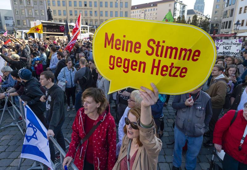 Prosvjedi povodom godišnjice osnutka ksenofobnog njemačkog pokreta