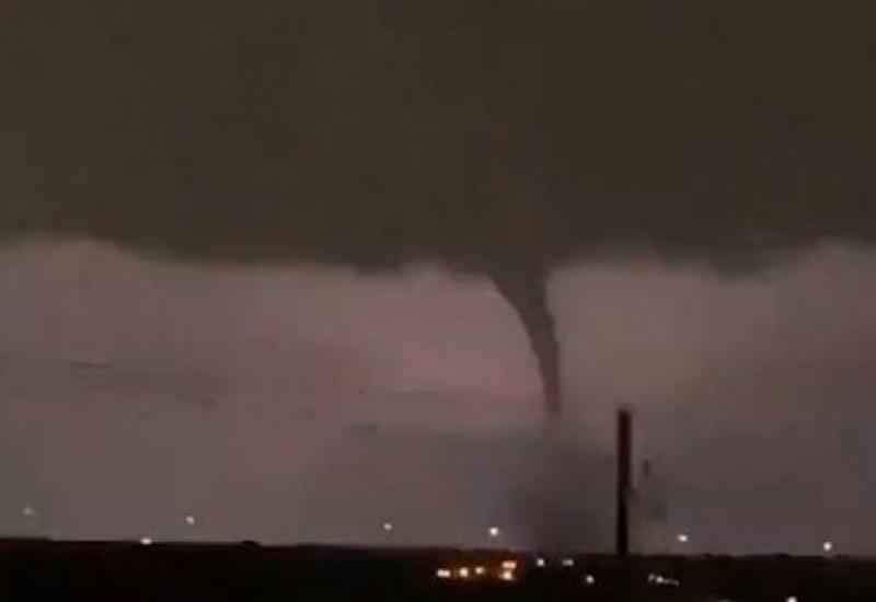 Tornado opustošio Dallas - Tornado opustošio Dallas