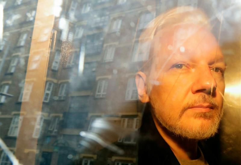 Assange na sudu u Londonu, odbijen zahtjev za odgodom