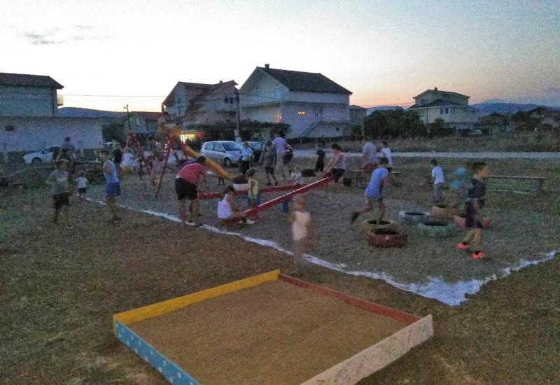 Ovako je bilo prvih dana nakon što je igralište napravljeno  - Roditelji, kako odgajate svoju djecu: Igralište u Ortiješu kao slika društva?!