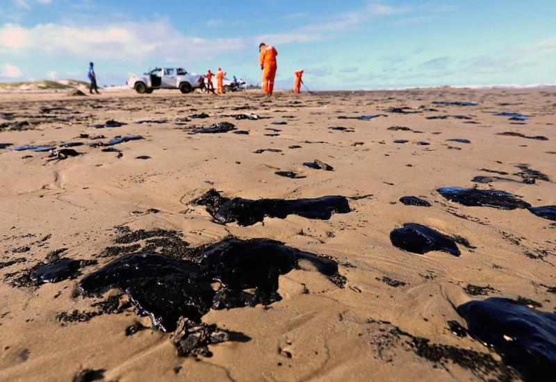 Nitko ne zna odakle nafta na brazilskim plažama