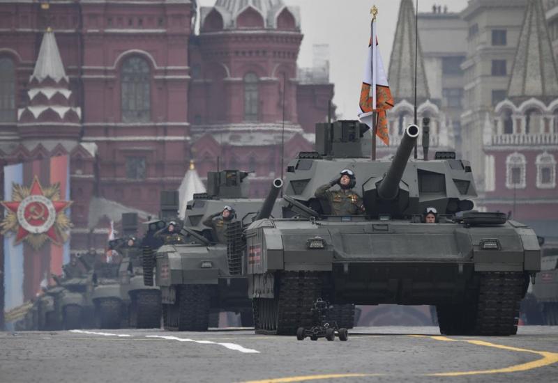 Najmanje pet svjetskih zemalja želi kupiti ruski tenk T-14 Armata