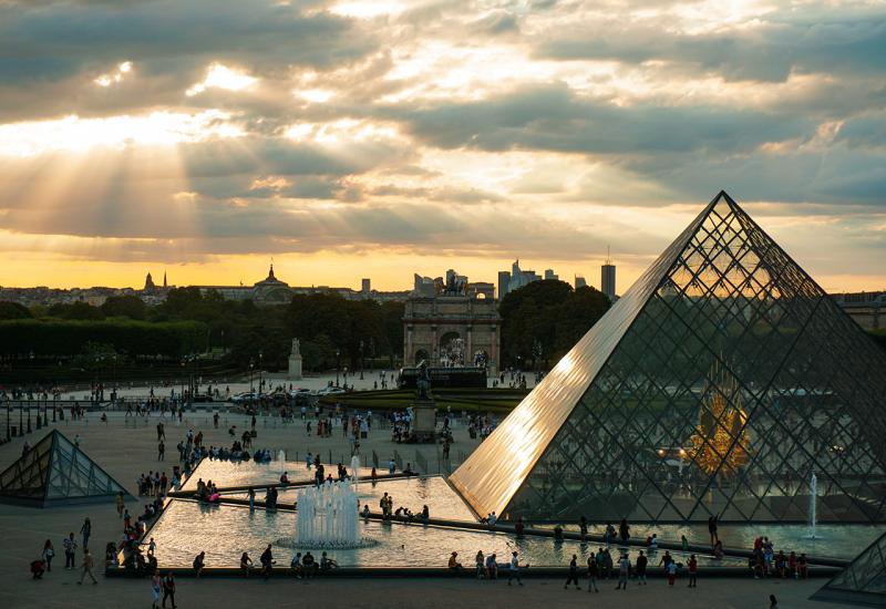 Louvre zatvoren zbog sastanka osoblja o koronavirusu