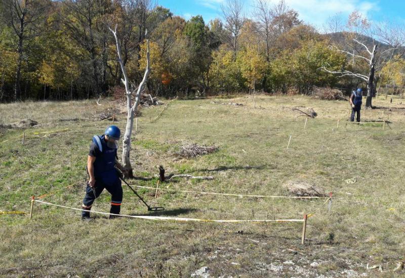 Deminerski timovi FUCZ na području općine Glamoč očistili još 84.423 m 2 sumnjive površine - Demineri u akciji: Dio Glamoča očišćen od mina 