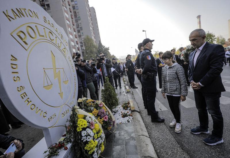 Godina od ubojstva sarajevskih policajaca: Otkrivena spomen-ploča