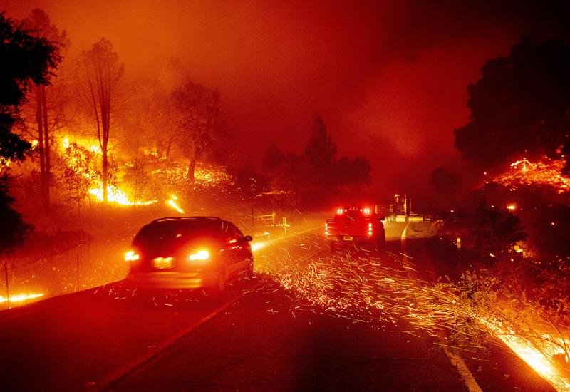 Zbog požara u Kaliforniji evakuirano 180.000 ljudi