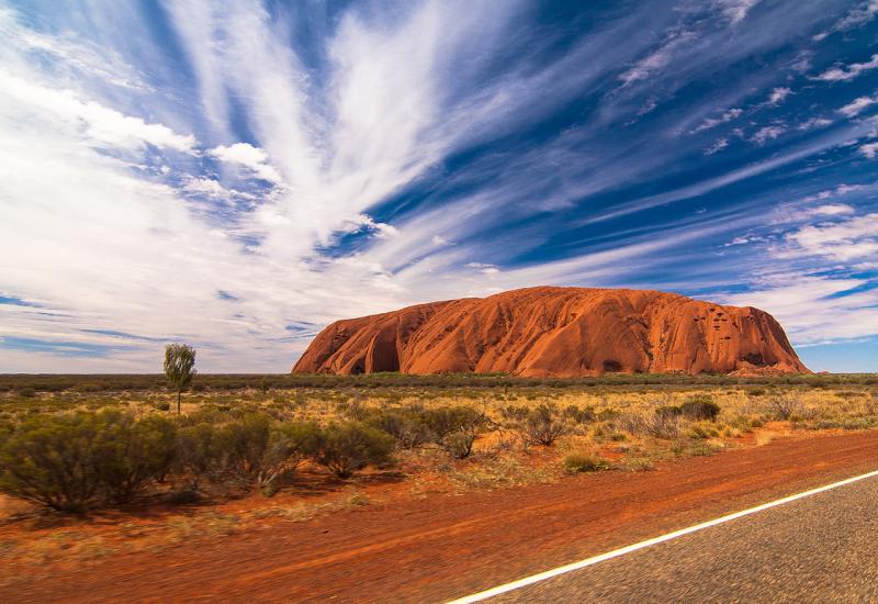 Narod Anangu slavi zabranu uspona na Uluru 