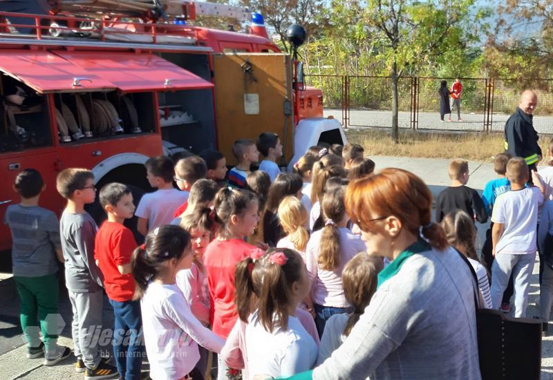 Dan otvorenih vrata - Mostar: Vatrogasci educirali učenike o požarnoj sigurnosti