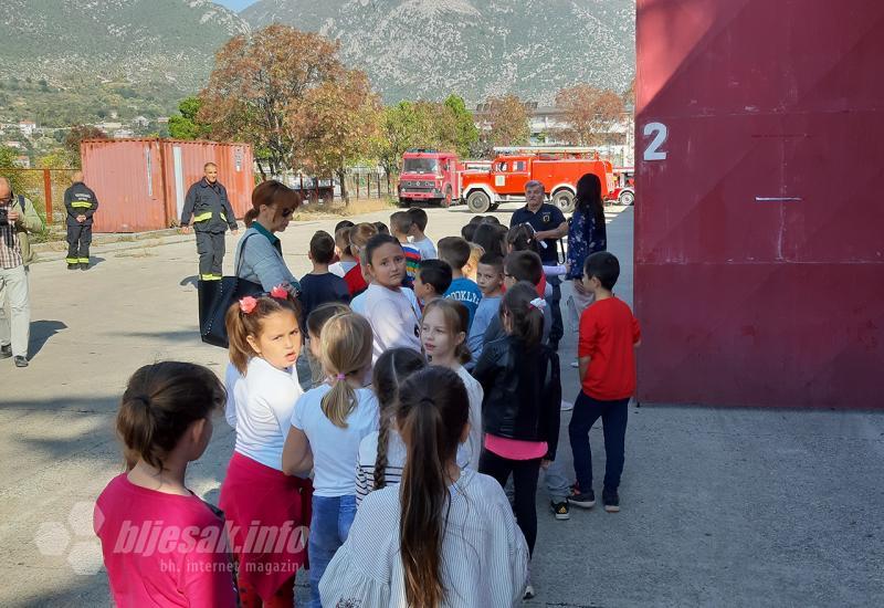 Dan otvorenih vrata - Mostar: Vatrogasci educirali učenike o požarnoj sigurnosti