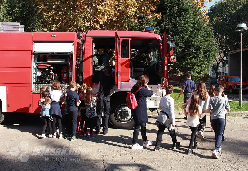 Dan otvorenih vrata PVP Mostar - Mostarski vatrogasci otvorili svoja vrata najmlađima
