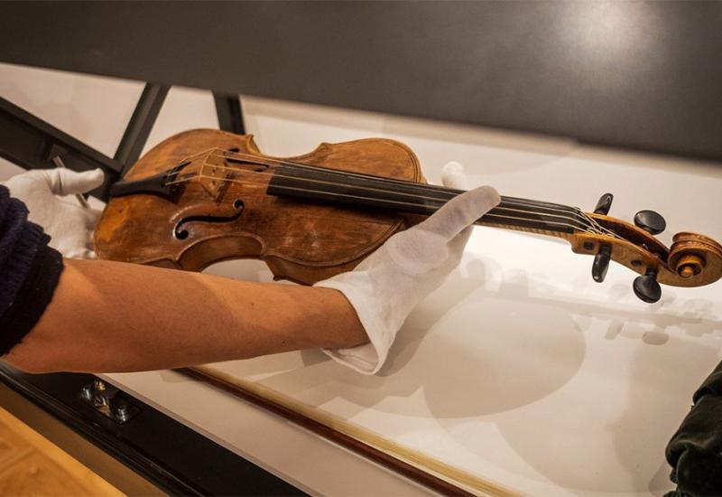 Violinu vrijednu 250 tisuća funti zaboravio u vlaku