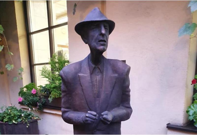 Kip Leonarda Cohena - Otkriven kip u čast Leonarda Cohena