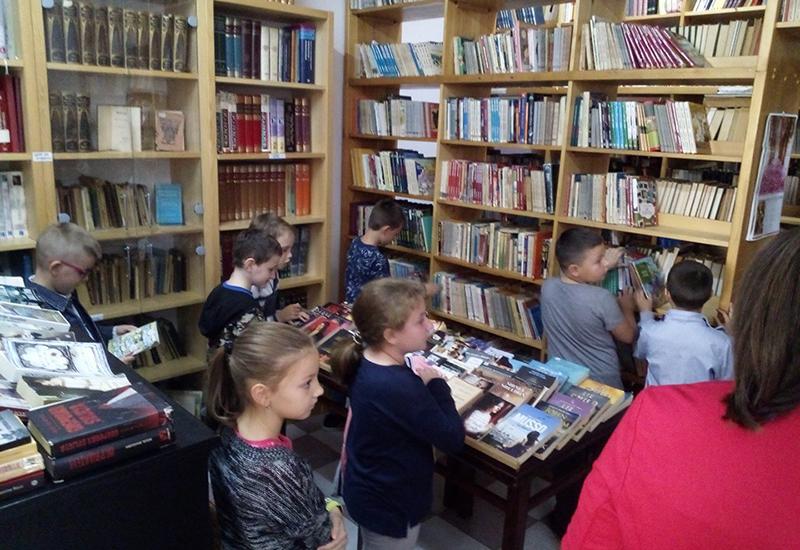 Ljubuški mališani oduševili se posjetom knjižnici - Ljubuški mališani oduševili se posjetom knjižnici