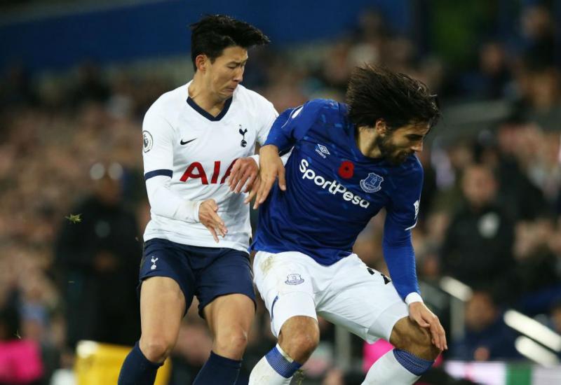 Heung Min-Son u dvoboju s Andre Gomesom - Sonu poništen crveni karton nakon teškog loma noge Evertonova veznjaka