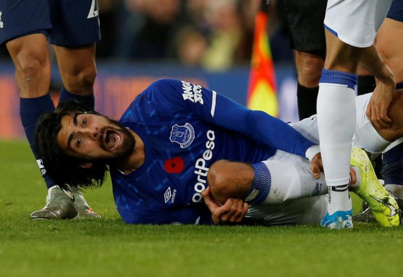 Andre Gomes doživio je na utakmici protiv Tottenhama težak lom noge - Sonu poništen crveni karton nakon teškog loma noge Evertonova veznjaka