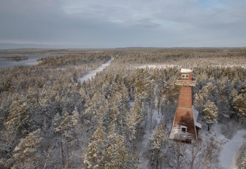 Kontrolni toranj koji nadgleda granicu - Norveška granica s Rusijom: Zabrinutost zbog pojačane vojne prisutnosti