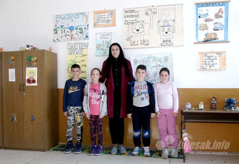 Milica Šuka i njeni đaci - Knežina: Hej, samo da mi je hladne vode sa Romanije